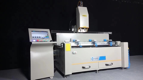 أجهزة حفر الألومنيوم ذات الرأس المزدوج CNC 1500mm 4 محور Cnc Mill