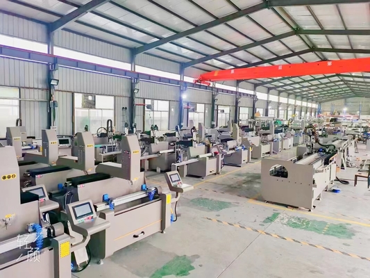 أجهزة معالجة CNC الباب النافذة على ملف الألومنيوم للعمل CNC الحفر الطحن