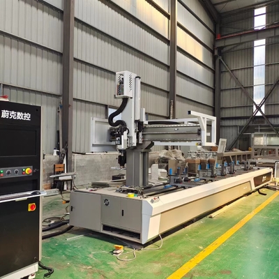 ملف ألومنيوم مركز معالجة CNC 4 محاور تلقائي يتم التحكم به مع 4 محاور لمصنع الحائط الستار