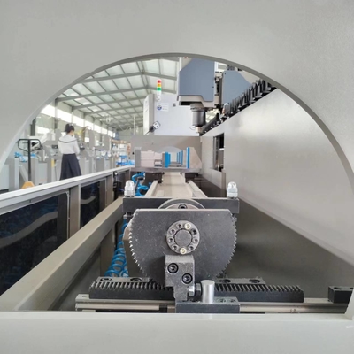 ملف الألومنيوم 3 + 1 مراكز التصنيع CNC الطول العامل هو 3200mm مع تغيير الأدوات التلقائية