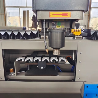 ملف الألومنيوم مراكز التصنيع CNC الآلي CNC حفر طحن آلة العمل مع طول 3000mm