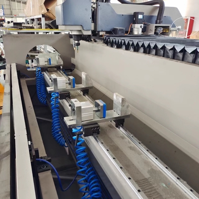 3200mm 3000mm 3+1 محور CNC نسخ جهاز التوجيه الألومنيوم Upvc نافذة الباب الحفر آلة طحن