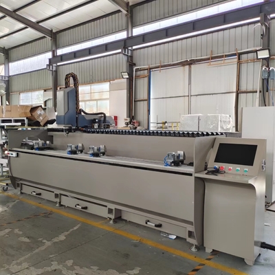 3200mm 3000mm 3+1 محور CNC نسخ جهاز التوجيه الألومنيوم Upvc نافذة الباب الحفر آلة طحن
