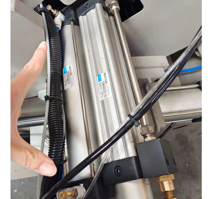 600mm CNC رأس مزدوج Mitre رأس لقطع ملفات تعريف الألومنيوم على النوافذ والأبواب تصنيع المصنع