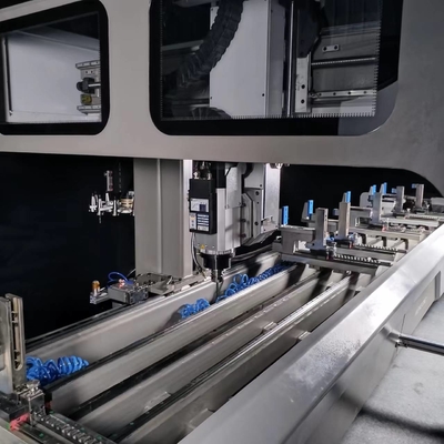 حفر CNC طحن تقطيع الطحن النهائي على آلو محرك الملفات الشخصية مركز التصنيع CNC مع 4 محورات خاضعة للسيطرة