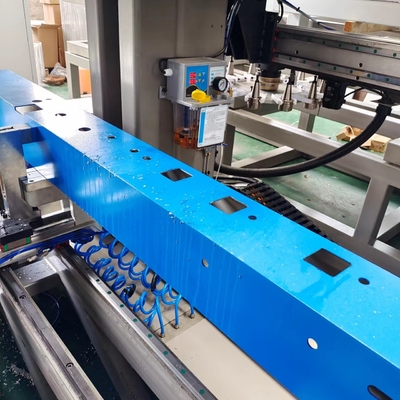 عالية الدقة الألومنيوم 4 محور CNC الحفر الطحن ATC مركز التصنيع