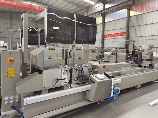 آلة قطع الألومنيوم التلقائية CNC المنشار المزدوج لمطار الباب والجدار الستار