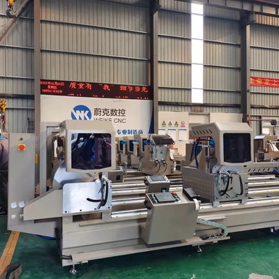 6000mm CNC Double Mitre Cutting Saw مع زاوية قطع 45 و 90 درجة للألومنيوم والبيفك