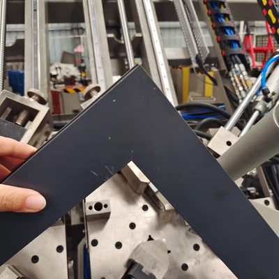 CNC أربعة رؤوس الألومنيوم النافذة الباب الزاوية Crimping آلة