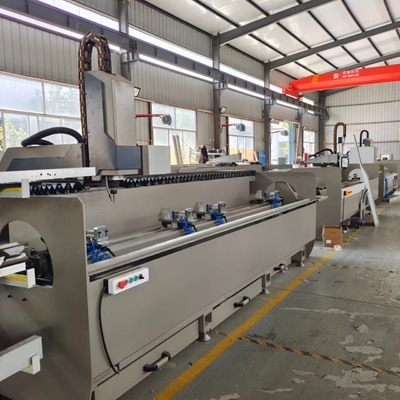 3200mm 3 محاور الألومنيوم Mchining مركز آلة الحفر CNC لباب النافذة