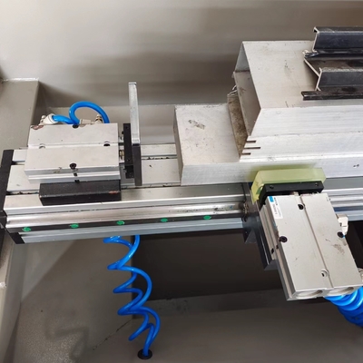 1500mm Double Head CNC Drilling And Milling Machine نسخة آلة التوجيه آلة صنع أبواب النوافذ CNC