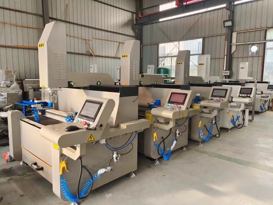 1200mm 3 محور CNC حفر طحن آلة الألومنيوم و Pvc نافذة الباب صنع آلة مع طاولة مقلبة