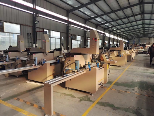 1200mm 3 محور CNC حفر طحن آلة الألومنيوم و Pvc نافذة الباب صنع آلة مع طاولة مقلبة