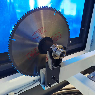 آلات 5 محور CNC لقطع الألومنيوم الحفر الطحن والنقر للبيع