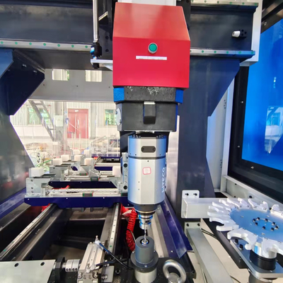 آلات 5 محور CNC لقطع الألومنيوم الحفر الطحن والنقر للبيع