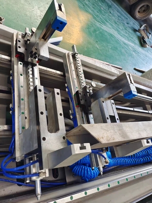 6500ملم آلة الحائط الستارية الألومنيوم 4 محور مركز التصنيع CNC